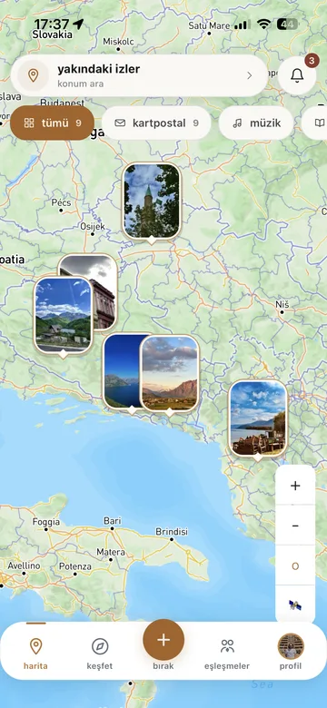 photo traces on the map in the iz app